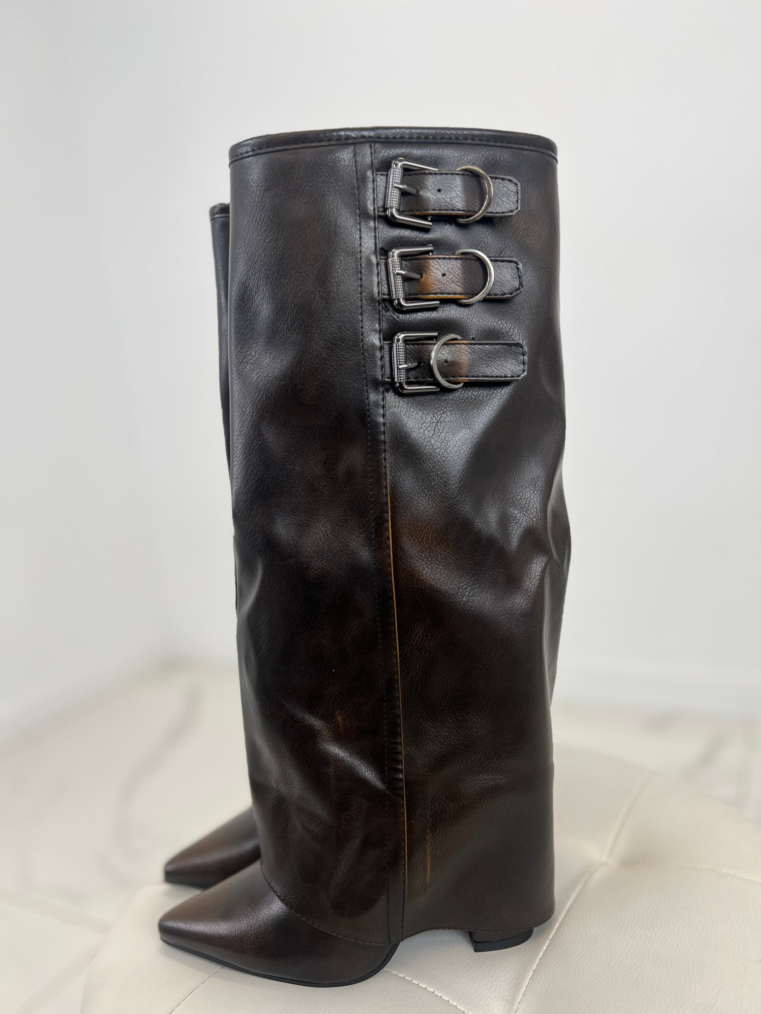 Bota polaina hebillas