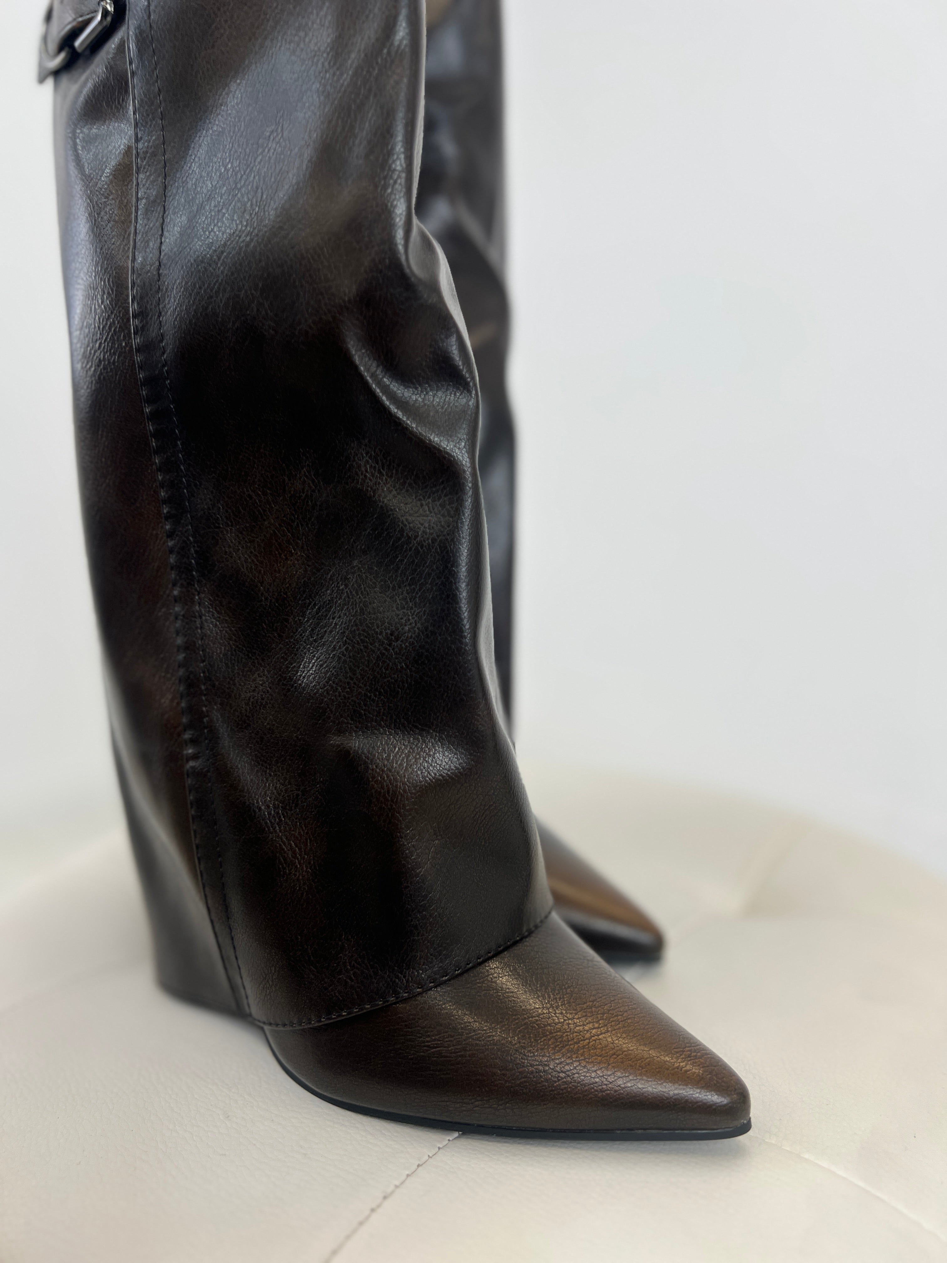 Bota polaina hebillas