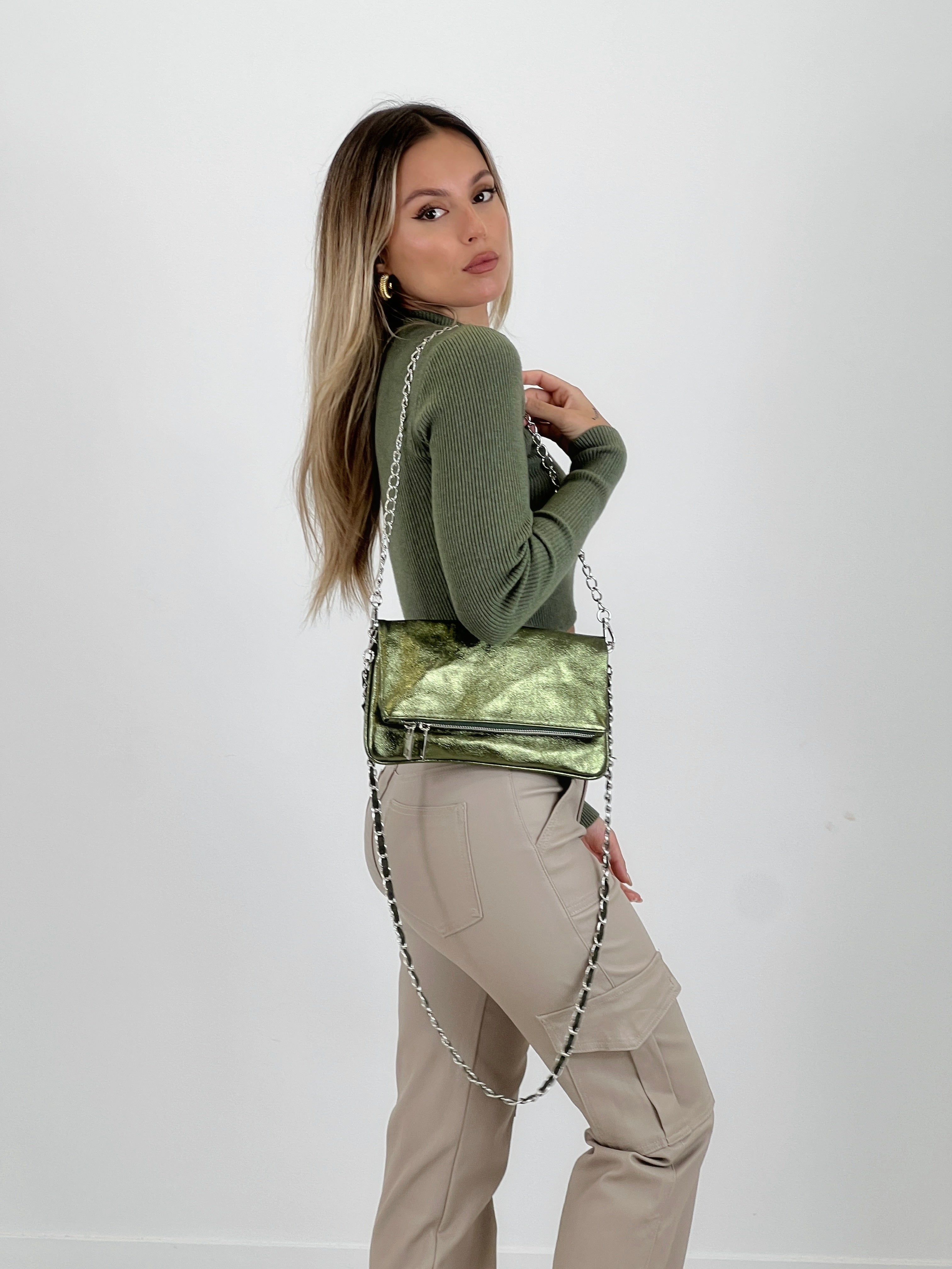 Bolso metalizado cadenas