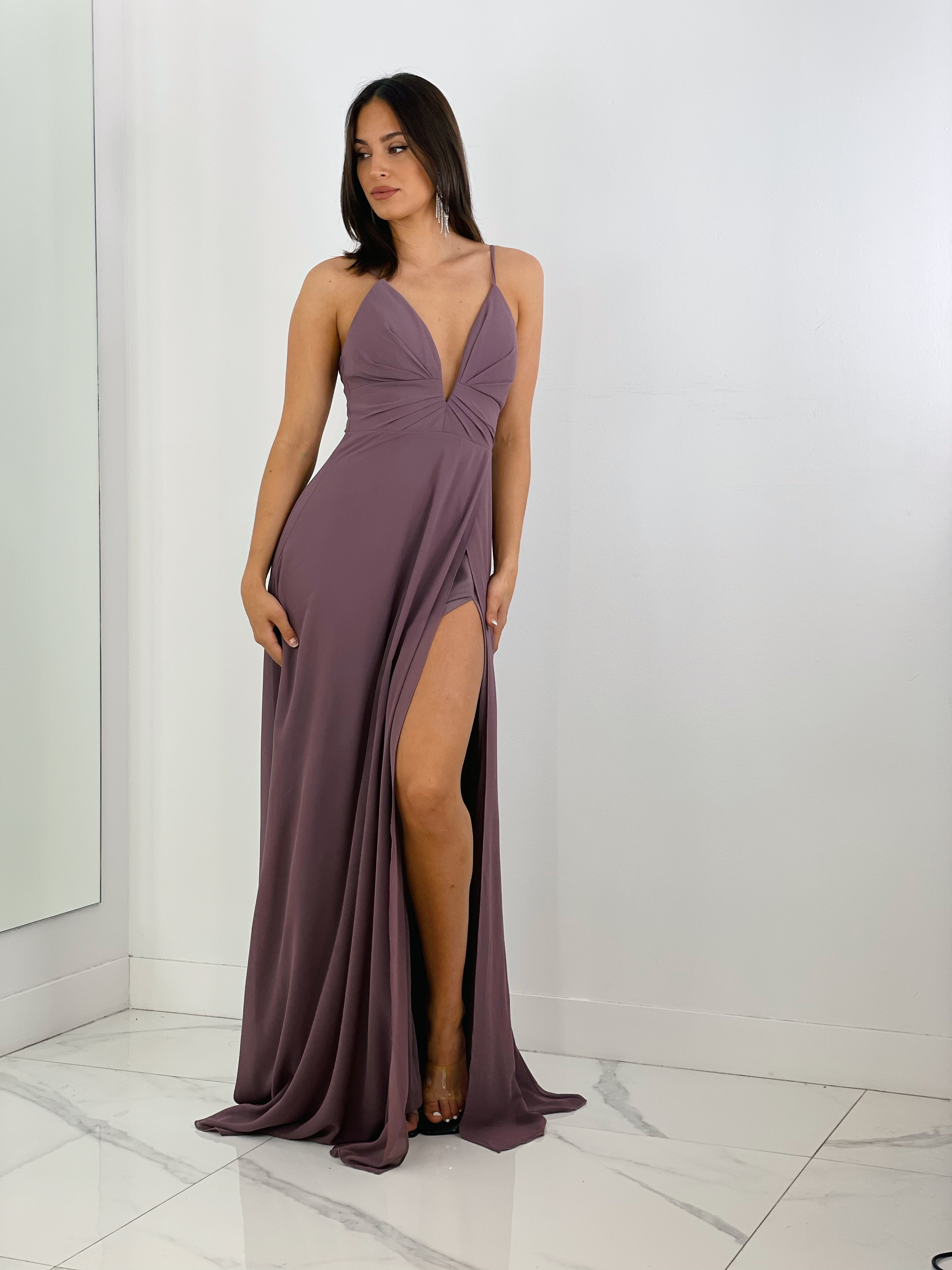 Vestido ceremonia escote v con corte malva | Zebra&Maduixa