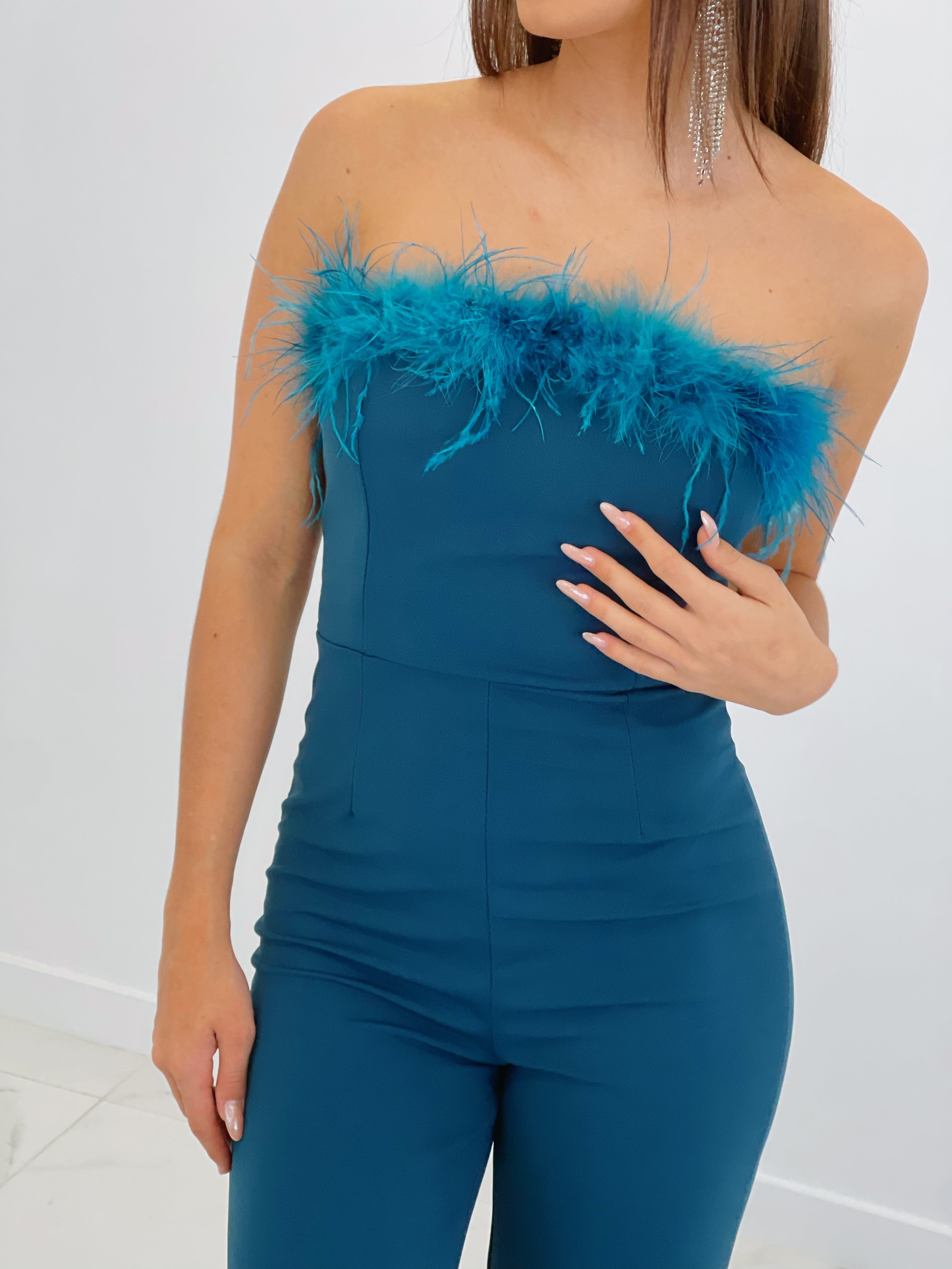 Mono crepscuba plumas