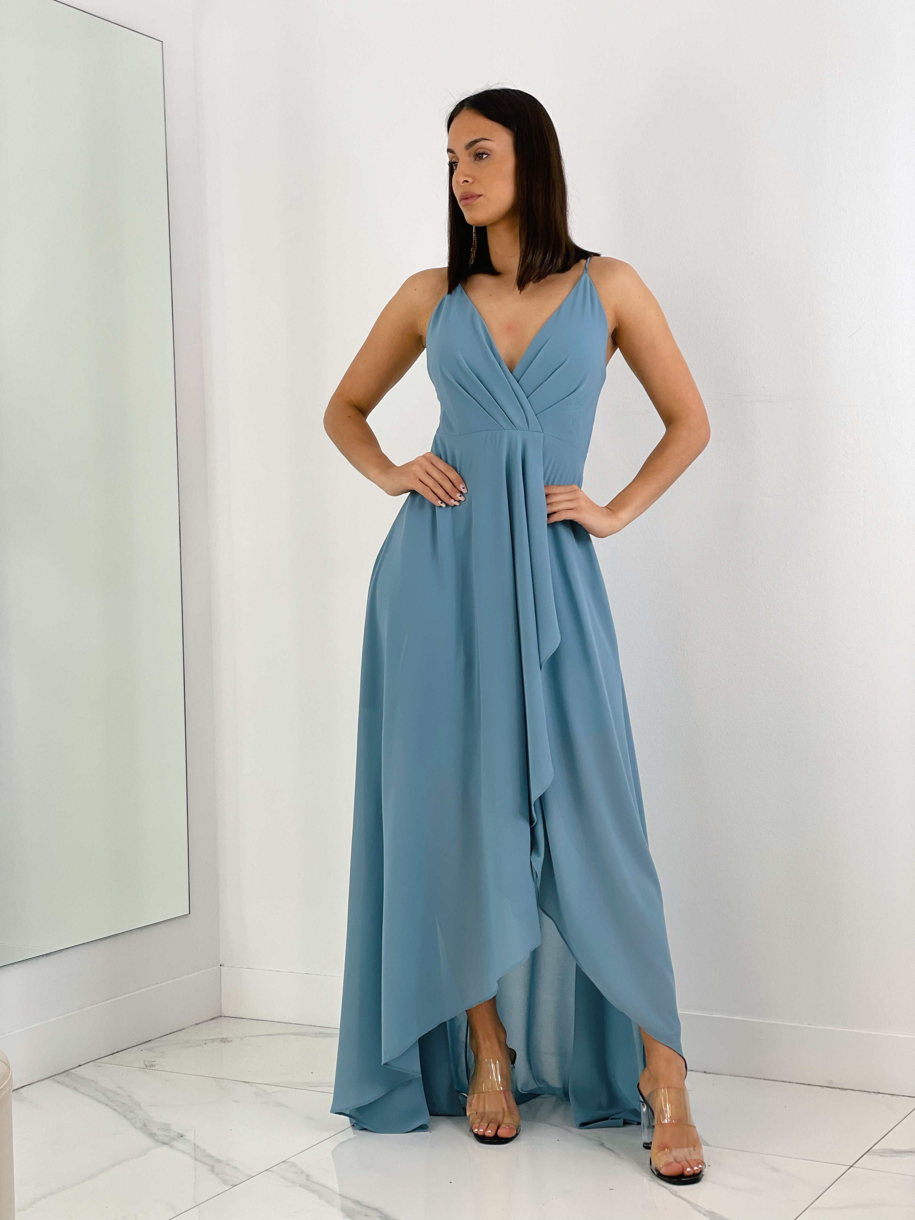 Vestido de ceremonia de escote cruzado y espalda cruzada color azul grisáceo | Zebra&Maduixa