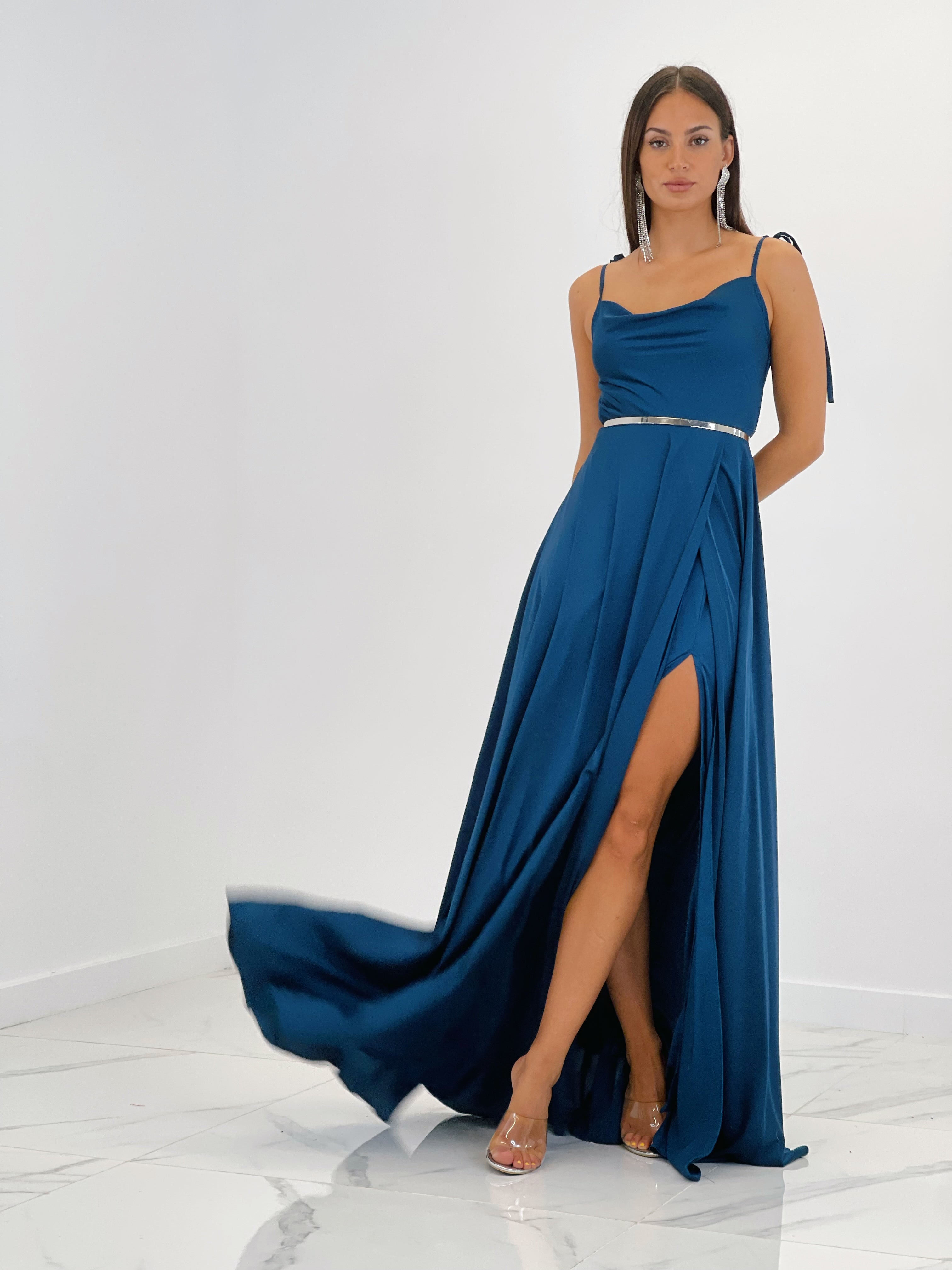 Vestido cascada ceremonia Loren