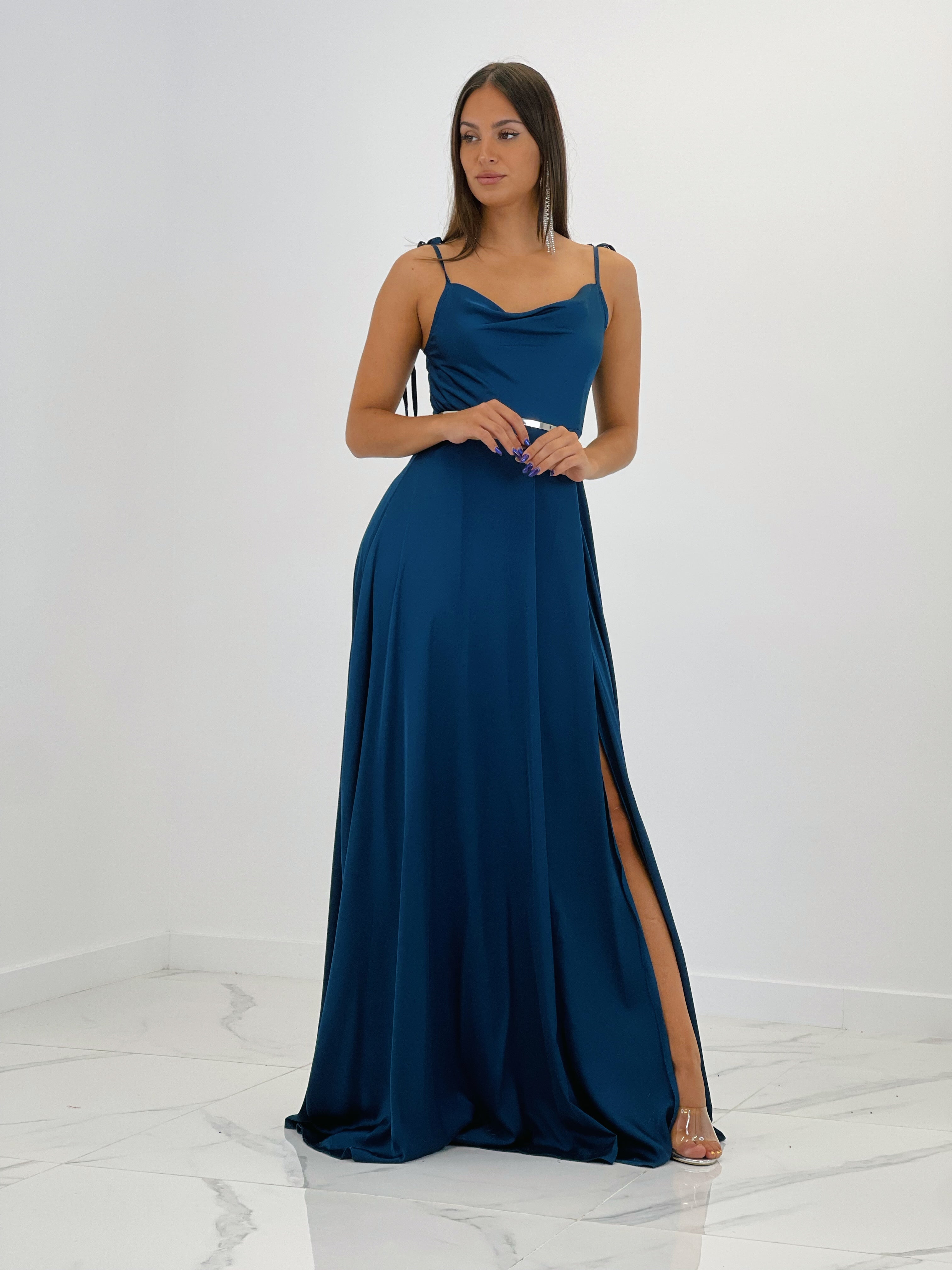 Vestido cascada ceremonia Loren