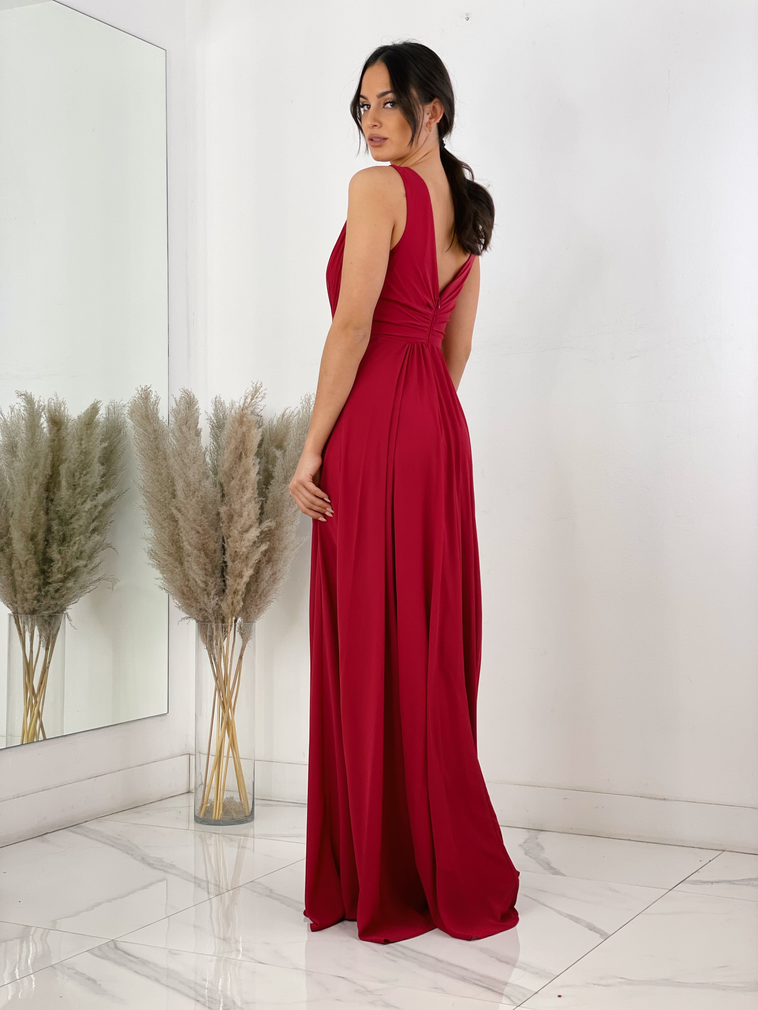 Vestido de escote en pico abierto y tirante ancho con cinturón de piedras color cereza | Zebra&Maduixa