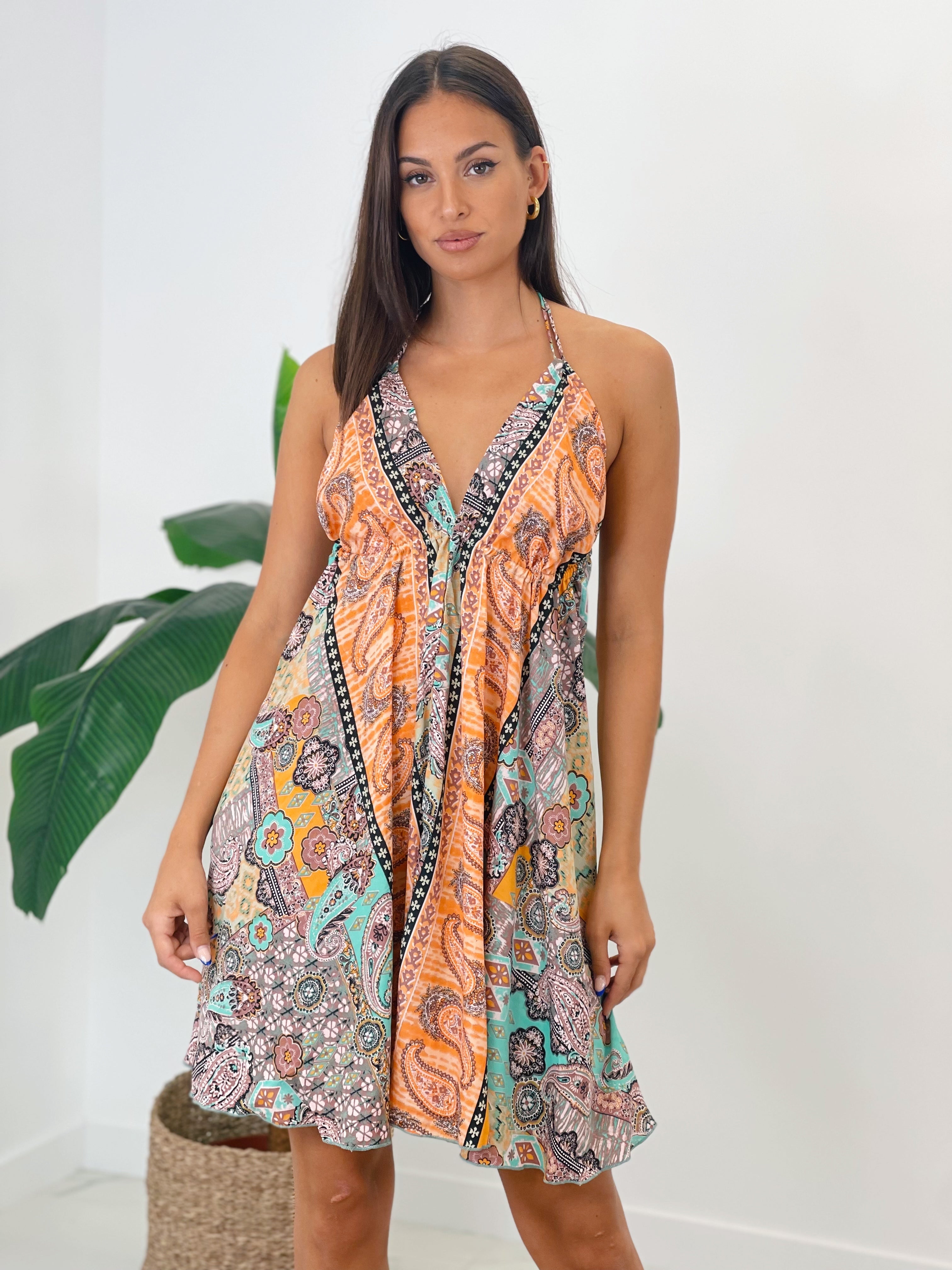 Vestido boho corto anudado al cuello de color naranja | Zebra&Maduixa